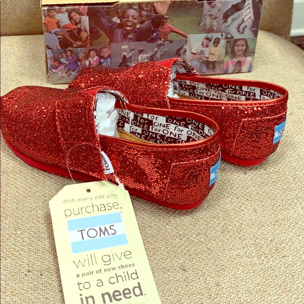 Discontinued red glitter girls size 10 Toms